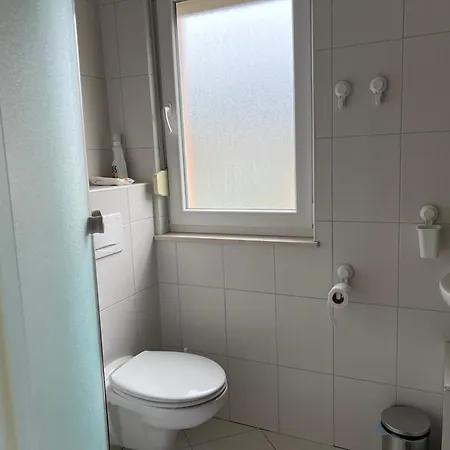 Kis Apartment *