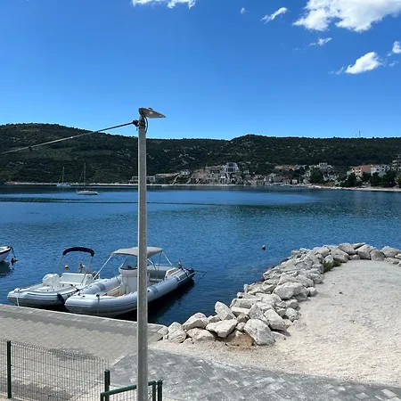 Kis * Marina