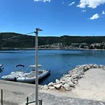 Kis * Marina